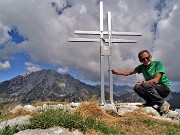 50 La mia prima volta in Cima Foppazzi (2097 m), alla croce di vetta, posta quest'anno